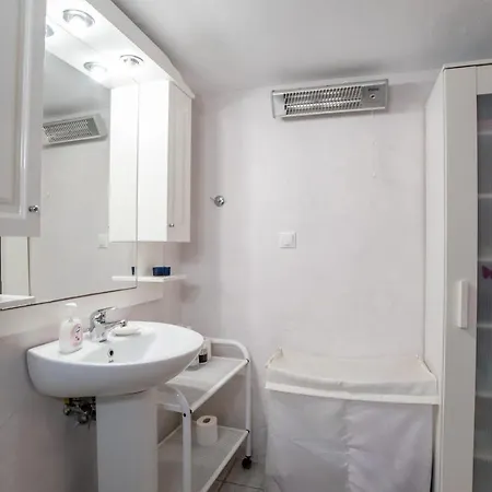 Overlooking Sea Maisonette With Bbq For 7 Ppl דירה *